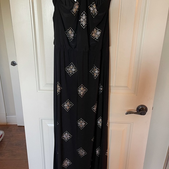 Long Razorback style dress - Picture 4 of 5